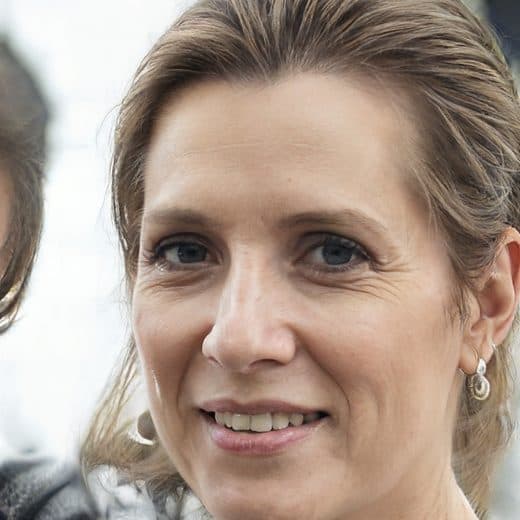 Dr. Elena Varga